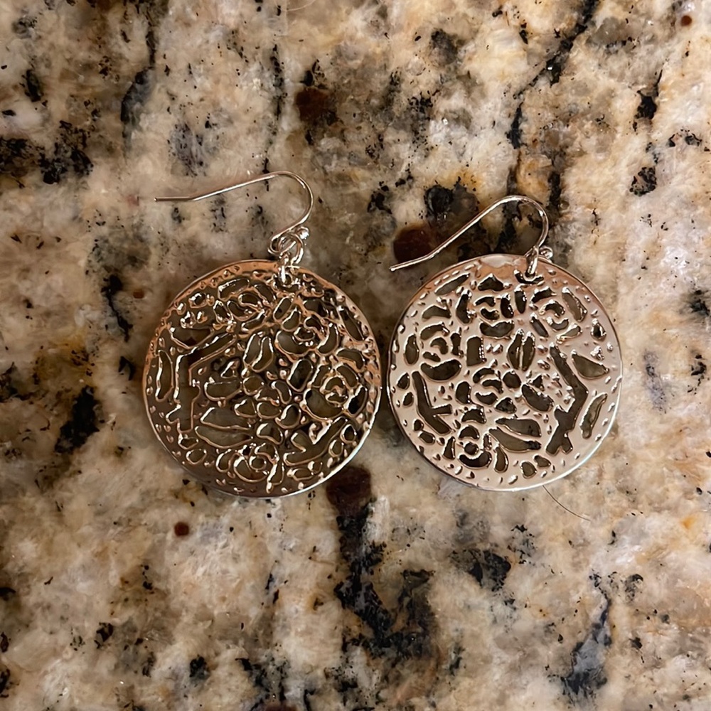 Kendra Scott Madina earrings